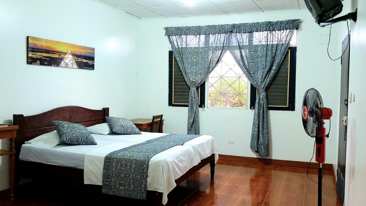 Hostal Maravilla Amazonica Икитос Екстериор снимка
